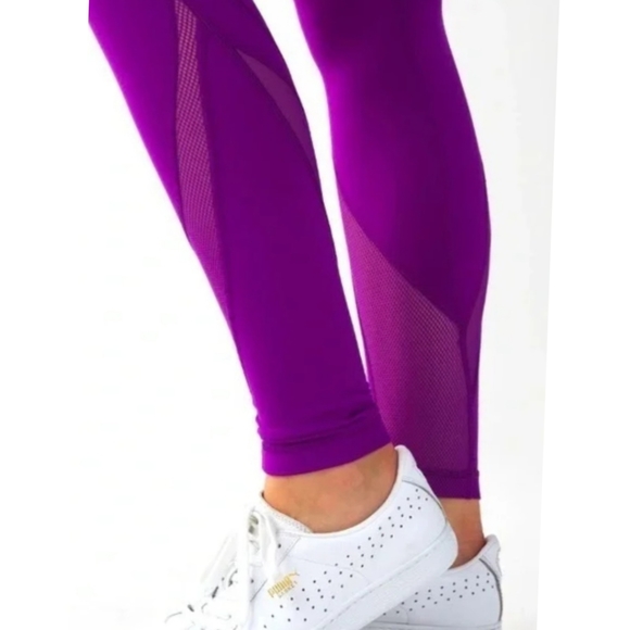 Lululemon Free Flow Full-On Luon Mesh Panel Leggings | Purple | Size 6 - Picture 6 of 7